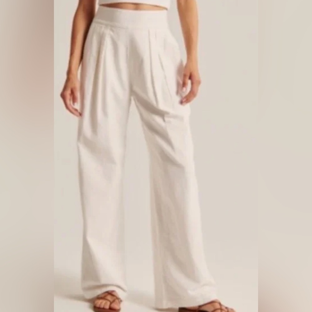 Women’s Abercrombie & Fitch Lightweight Pants Large